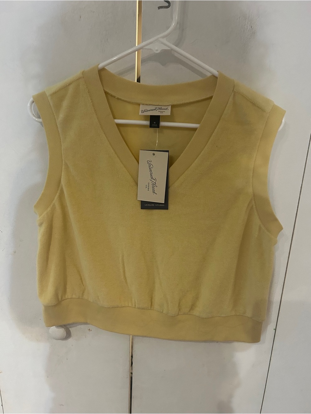 Universal Thread Pale Yellow V-Neck Sleeveless Knit Tank